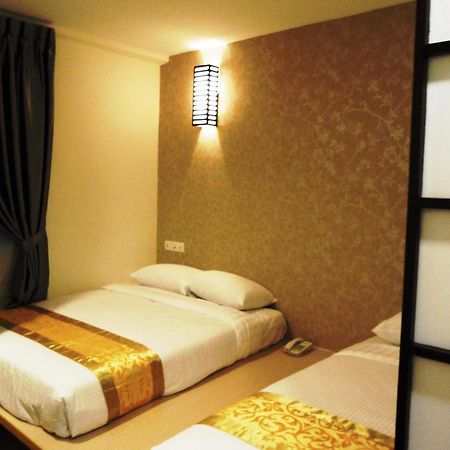 Eight Days Boutique Hotel - Mount Austin 조호르 바루 외부 사진