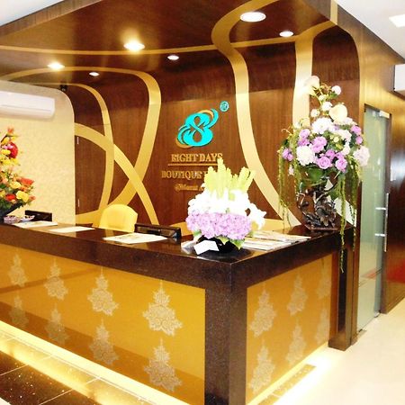 Eight Days Boutique Hotel - Mount Austin 조호르 바루 외부 사진