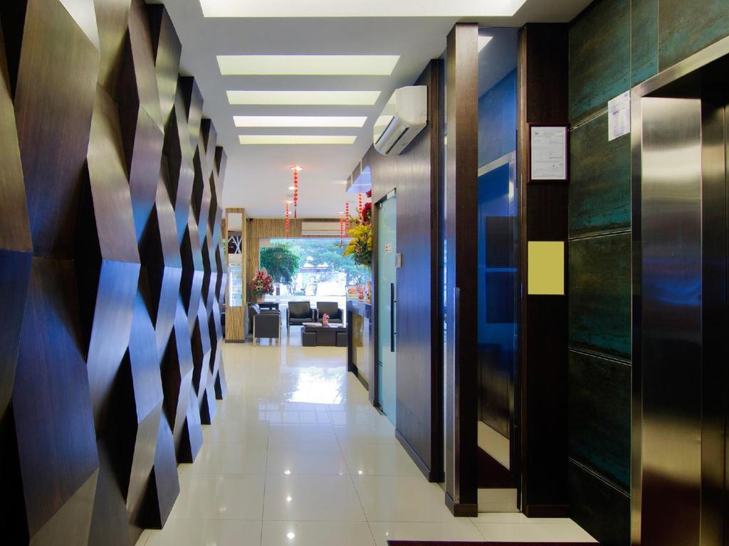Eight Days Boutique Hotel - Mount Austin 조호르 바루 외부 사진