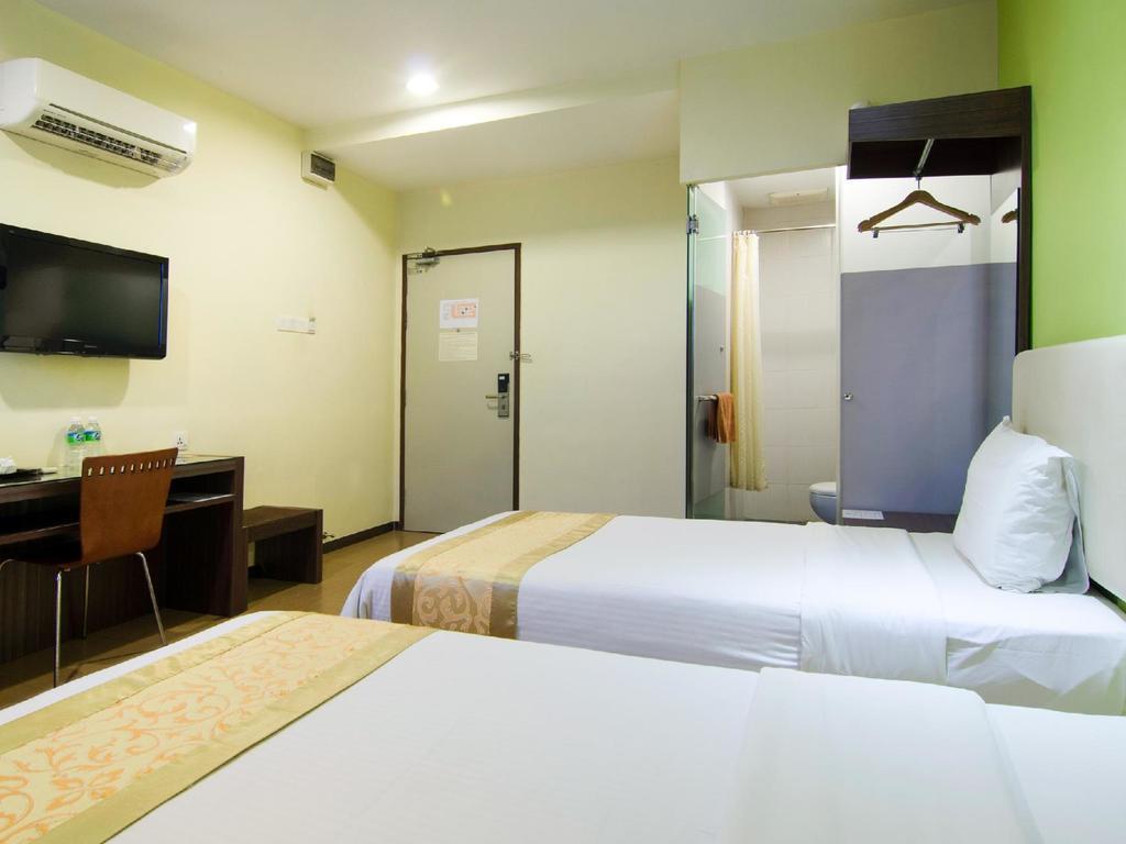 Eight Days Boutique Hotel - Mount Austin 조호르 바루 외부 사진