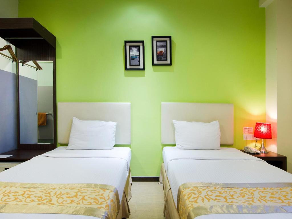 Eight Days Boutique Hotel - Mount Austin 조호르 바루 외부 사진