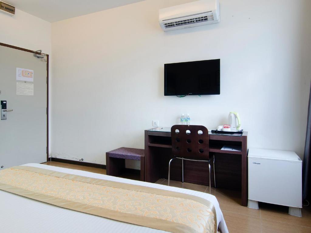 Eight Days Boutique Hotel - Mount Austin 조호르 바루 외부 사진