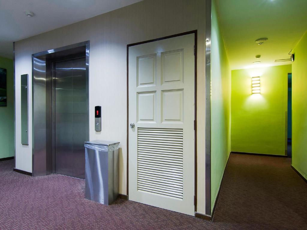 Eight Days Boutique Hotel - Mount Austin 조호르 바루 외부 사진