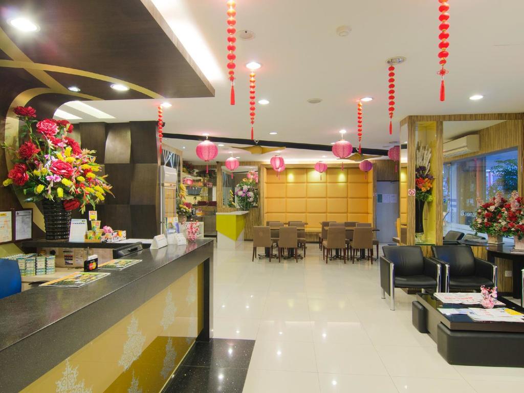 Eight Days Boutique Hotel - Mount Austin 조호르 바루 외부 사진